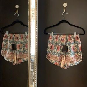 Natalie Martin Floral Shorts Size S